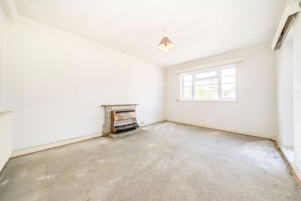 Property photo 3 of 5