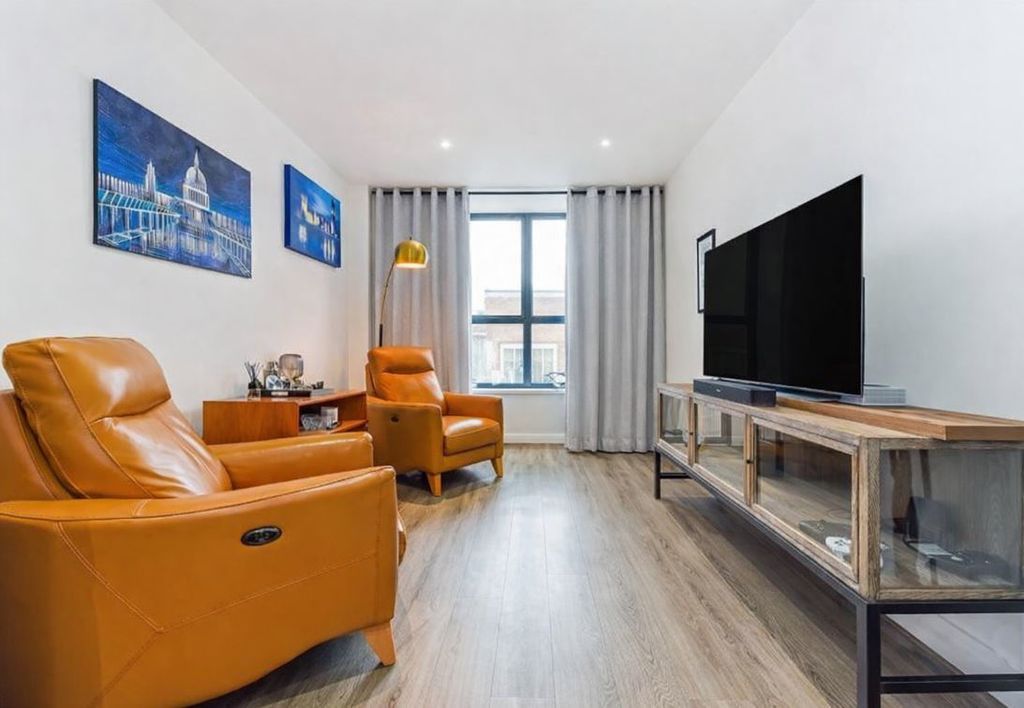 Property photo 3 of 10 Photo 4