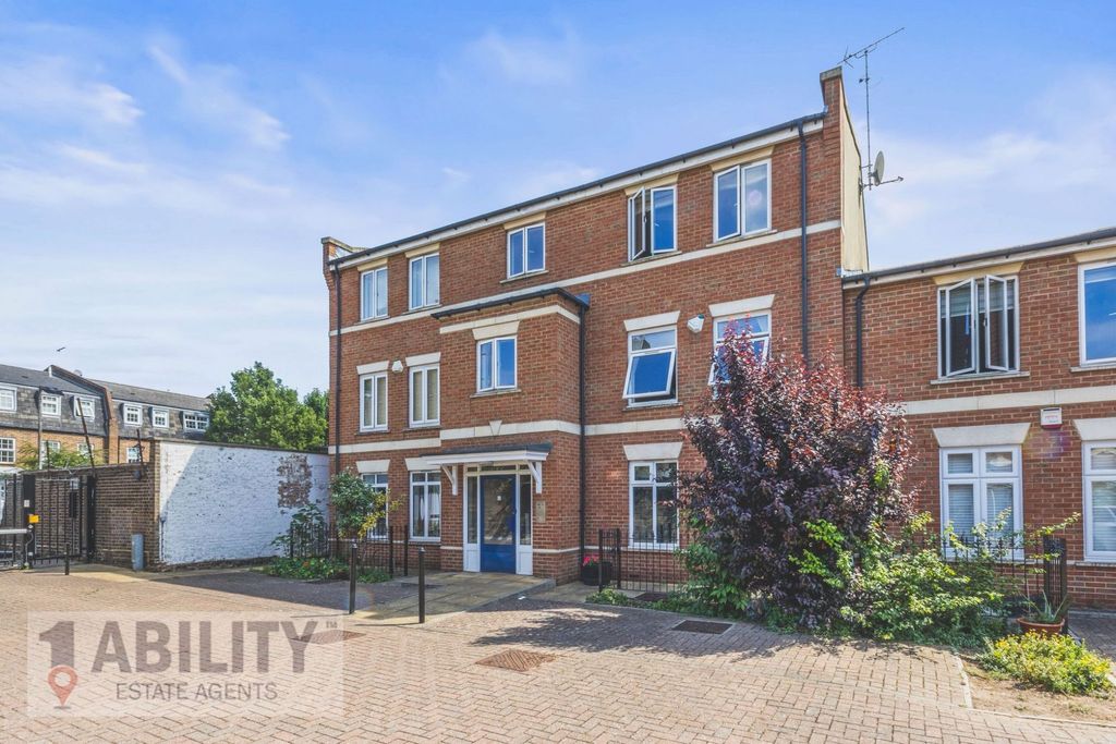 Property photo 1 of 10