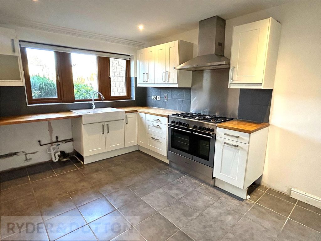 Property photo 3 of 15 Dining Kitchen