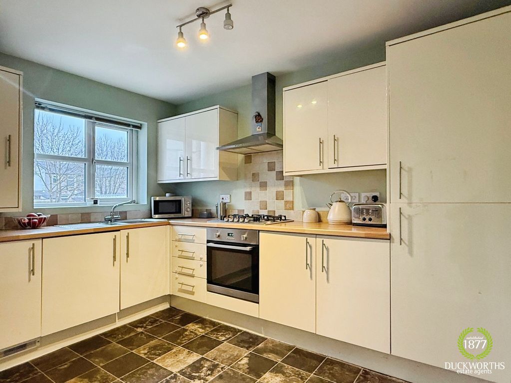 Property photo 3 of 21