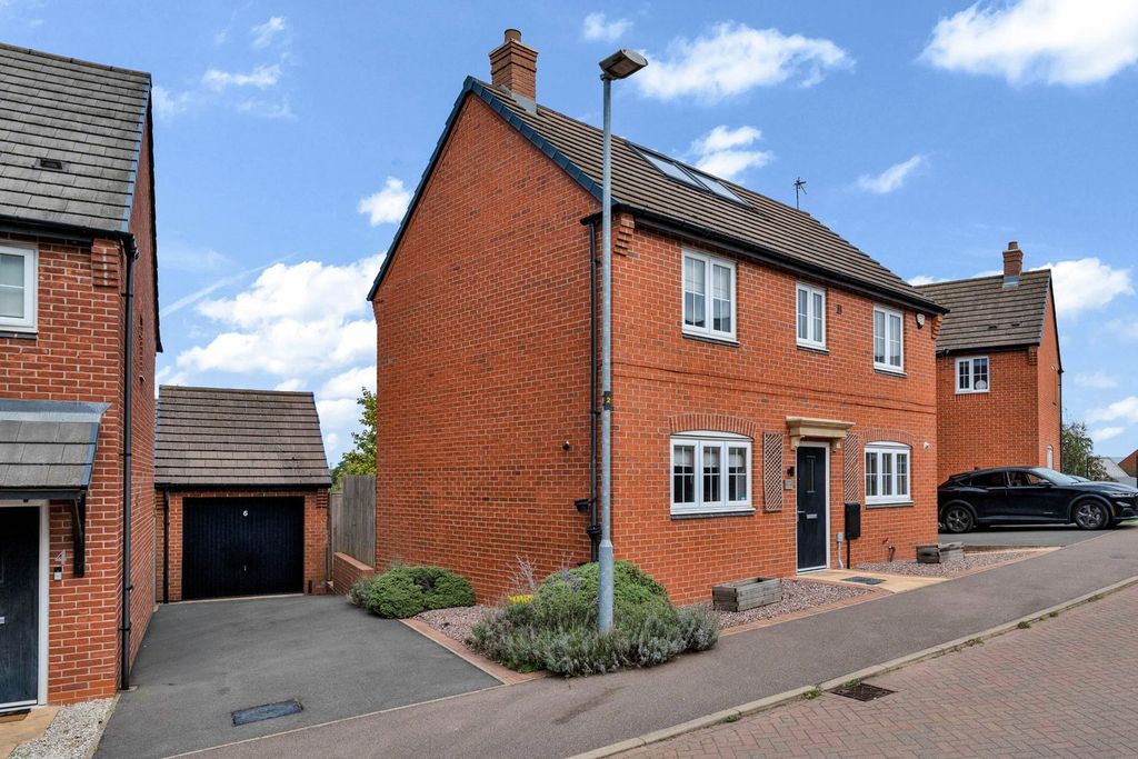 Property photo 1 of 30