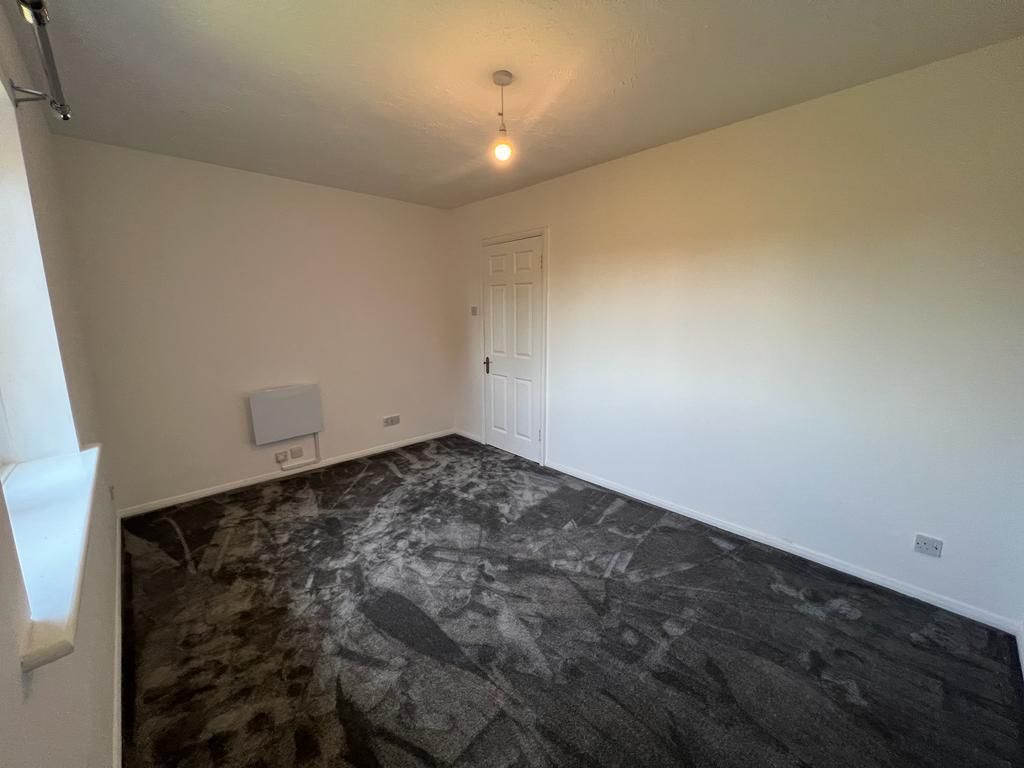 Property photo 2 of 6 Bedroom 1