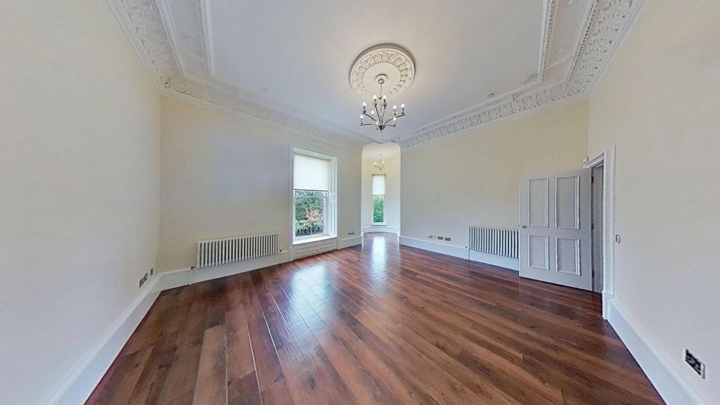 Property photo 2 of 13 Picture No. 17