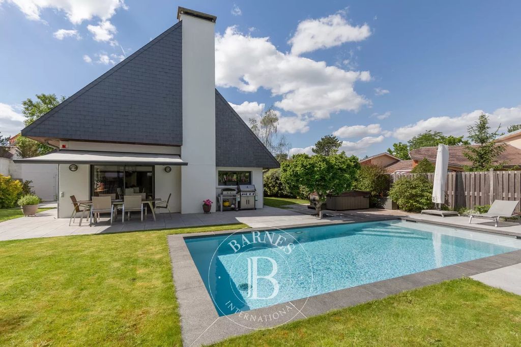 Property photo 2 of 23