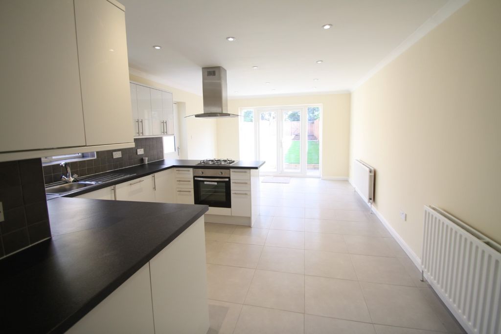 Property photo 2 of 9 778731