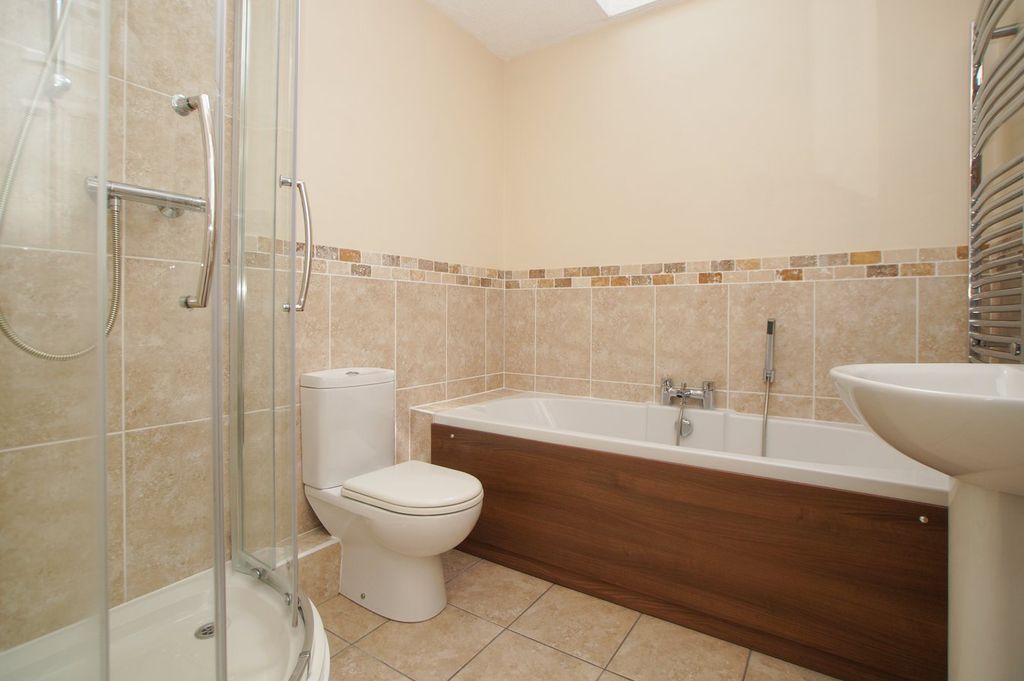 Property photo 3 of 15 Bathroom