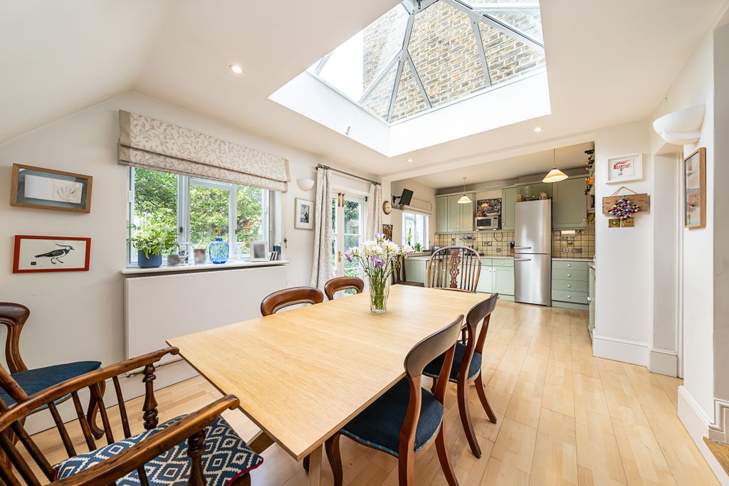 Property photo 3 of 40