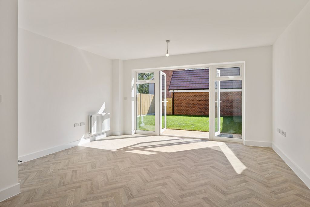 Property photo 2 of 12 Photo