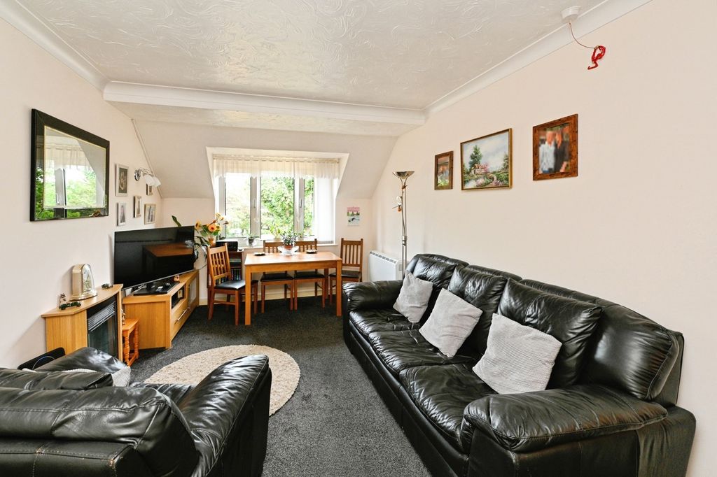 Property photo 2 of 15 Pbox-Img.Jpg