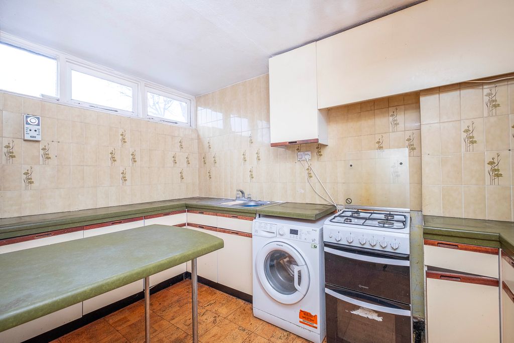 Property photo 3 of 11