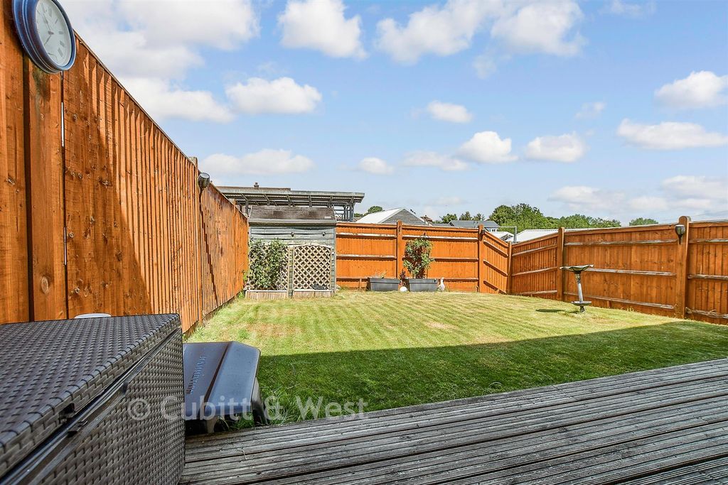 Property photo 2 of 11 Patio / Decking