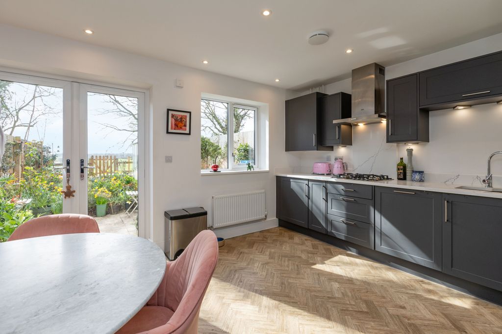 Property photo 2 of 26 Fitted Kitchen/Diner
