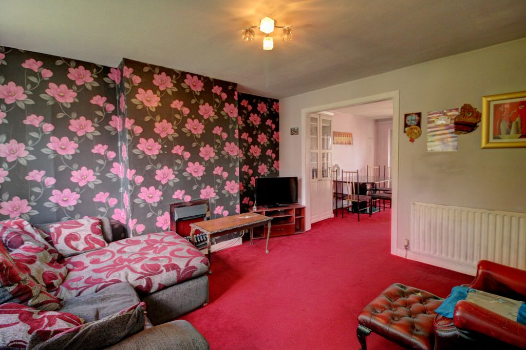 Property photo 2 of 21 2