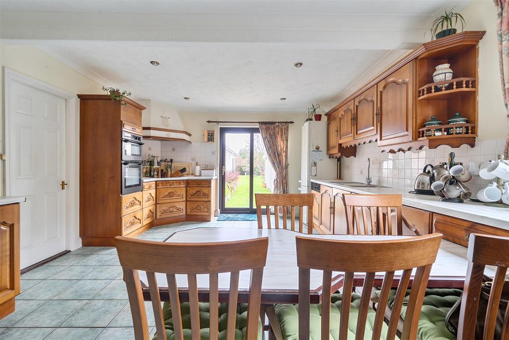 Additional image 5 of 4 bed property for salePortchester Road, Fareham PO16