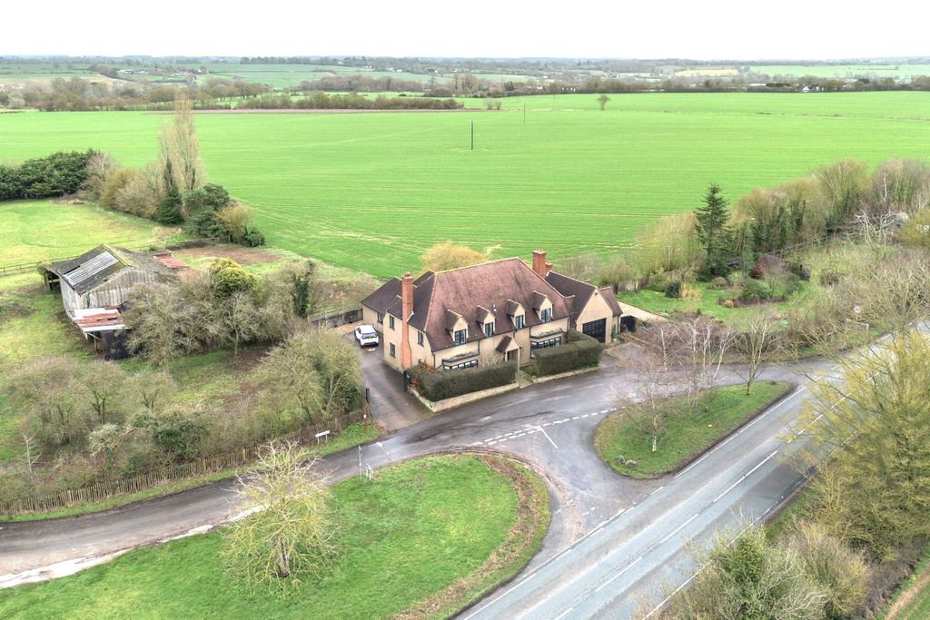 Property photo 2 of 54