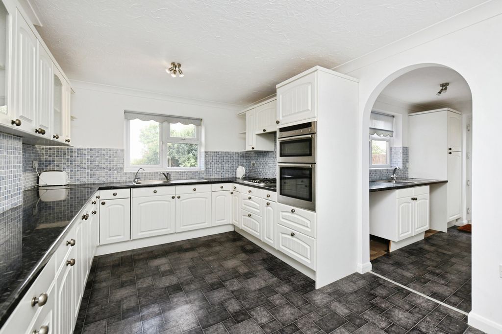 Property photo 3 of 15 Pbox-Img.Jpg