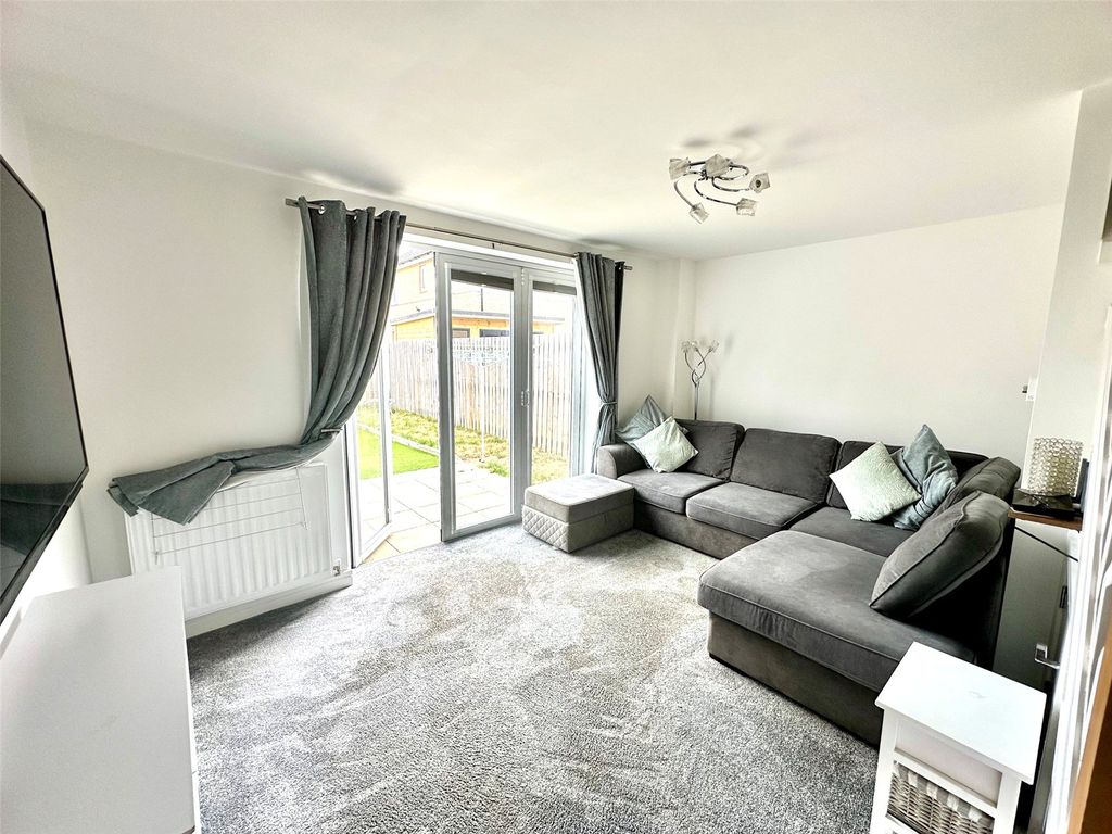 Property photo 2 of 11 Picture No. 29