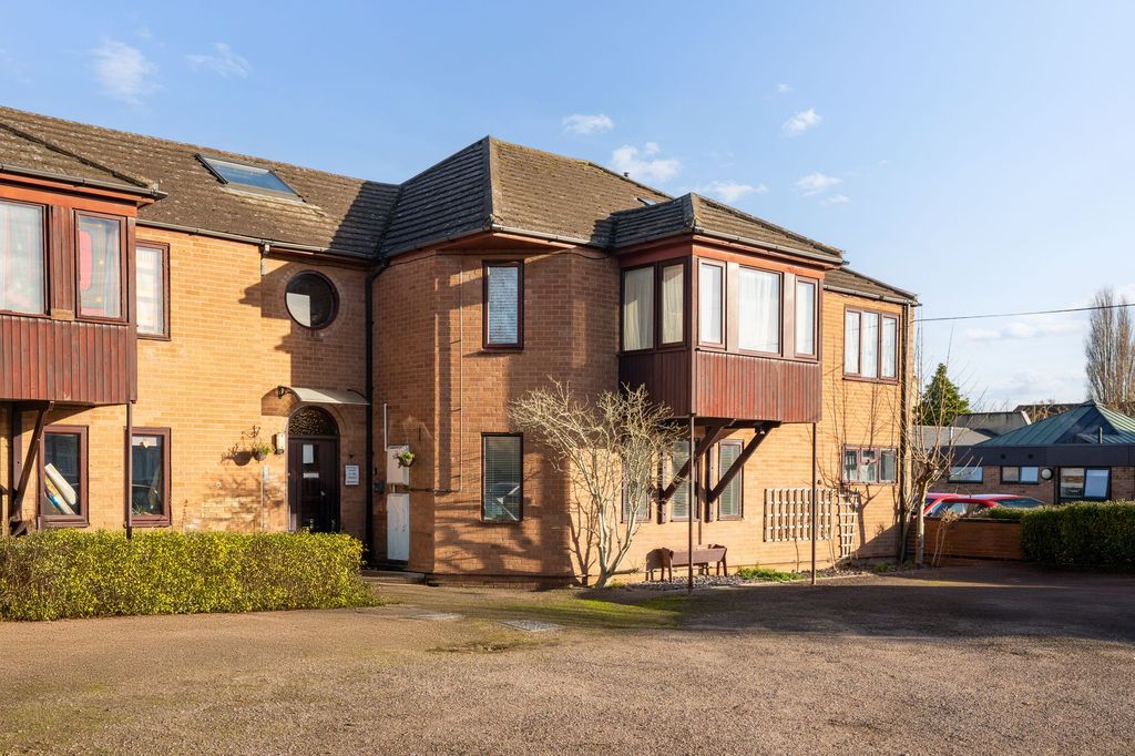 Property photo 1 of 12