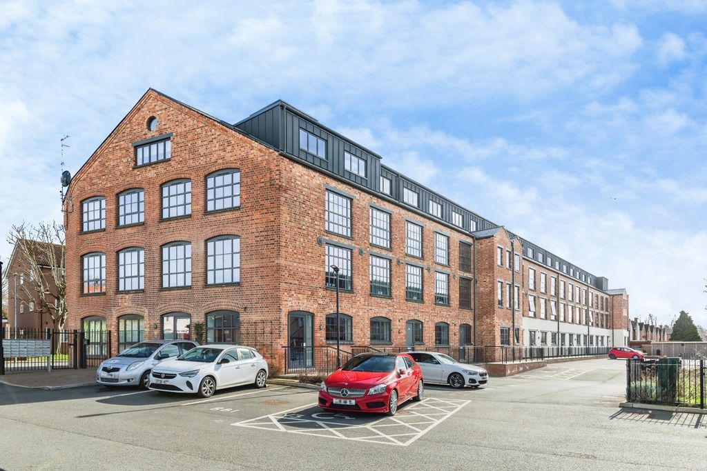 Property photo 2 of 13 Gated Entrance