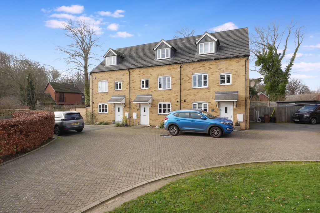 Property photo 1 of 28 Street View