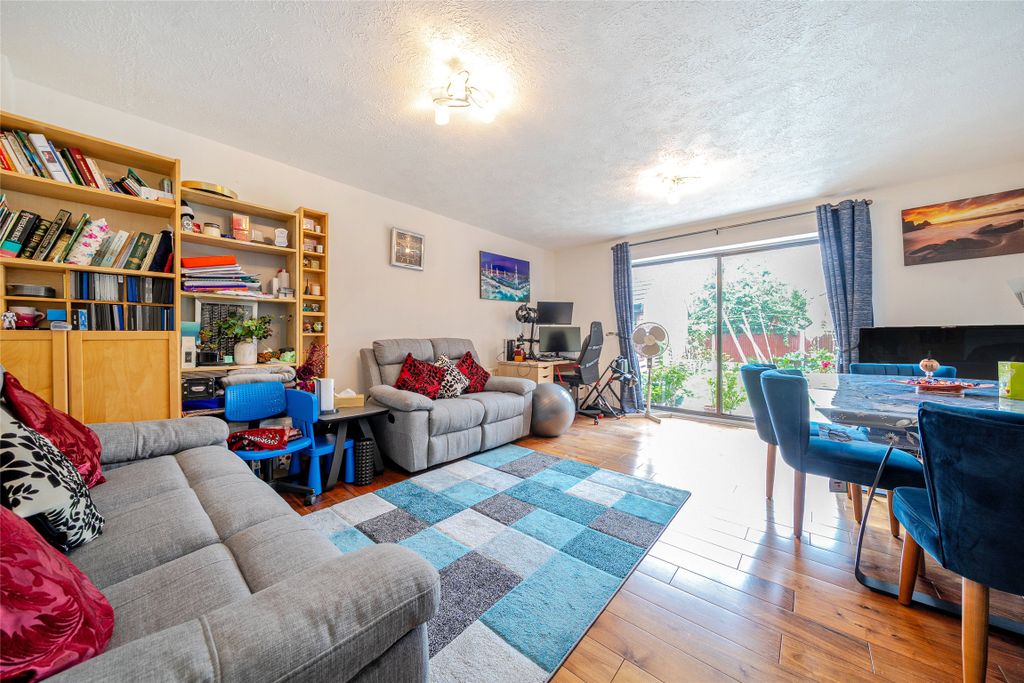Property photo 3 of 13 Picture No. 06