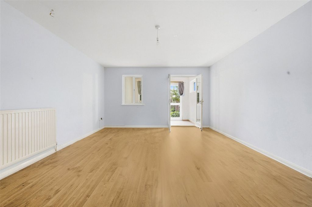 Property photo 2 of 18 Picture No. 09