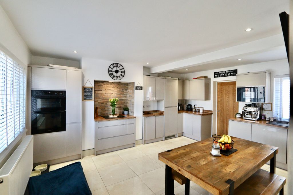 Additional image 9 of 3 bed terraced house for saleTreowen Road, Newbridge NP11