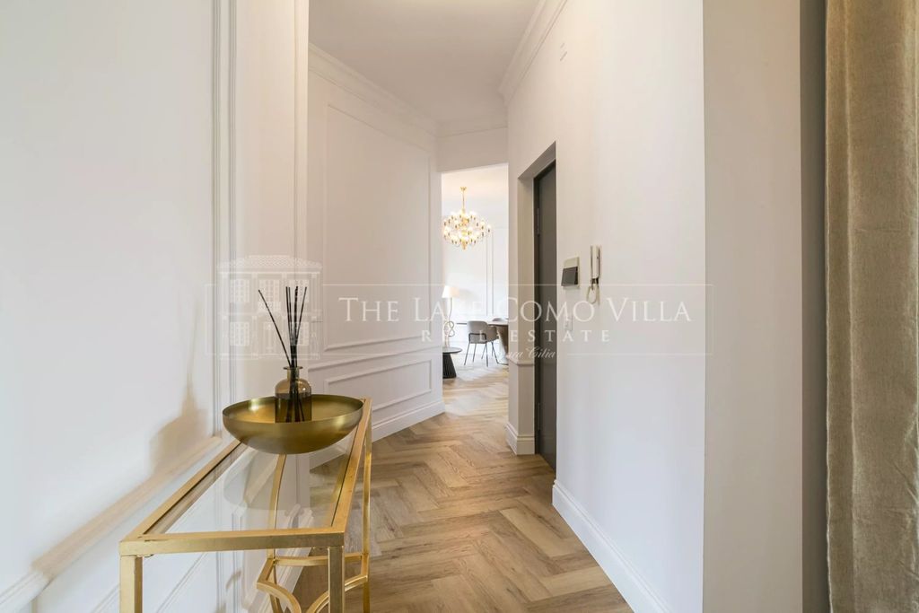 Property photo 2 of 22 Lora The Lake Como Villa- Via Don Gnocchi