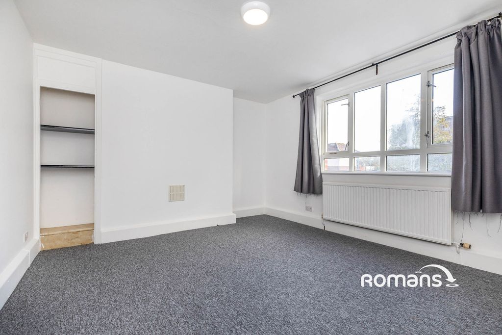 Property photo 3 of 10 Photo