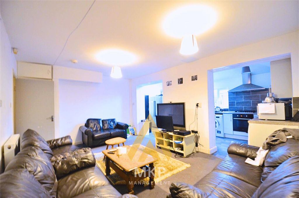 Property photo 1 of 18 1.Png