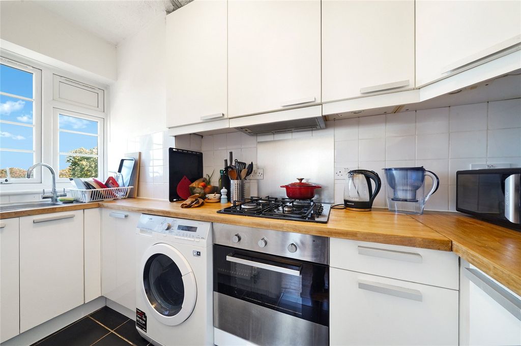 Property photo 3 of 18 Picture No. 05