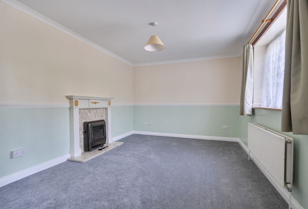 Property photo 3 of 21 1463312-12-6A101c...