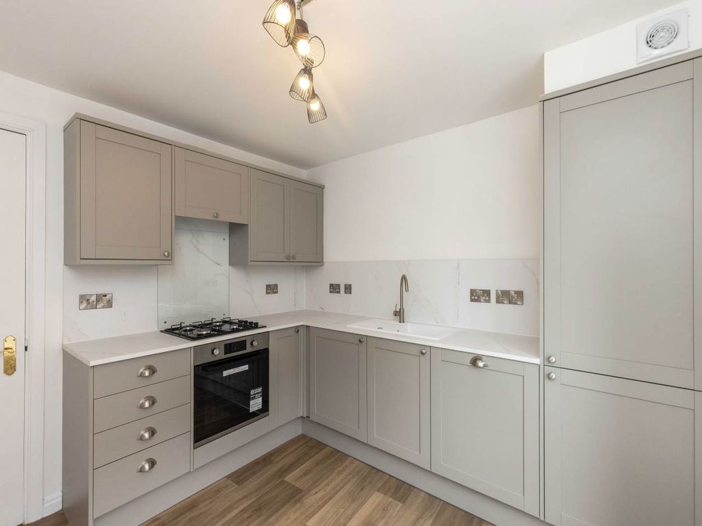 Property photo 3 of 20 99A_5_Ststephenst-21