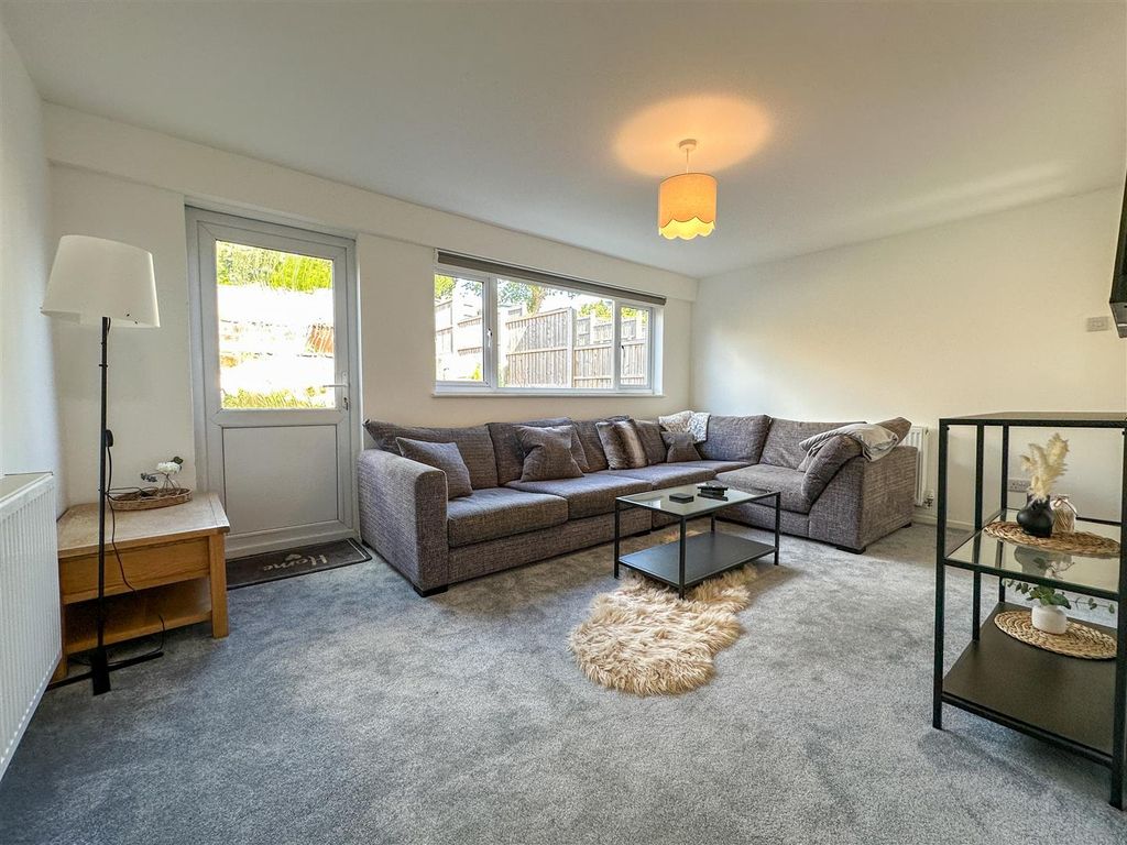 Property photo 2 of 13 Img_5062.Jpg