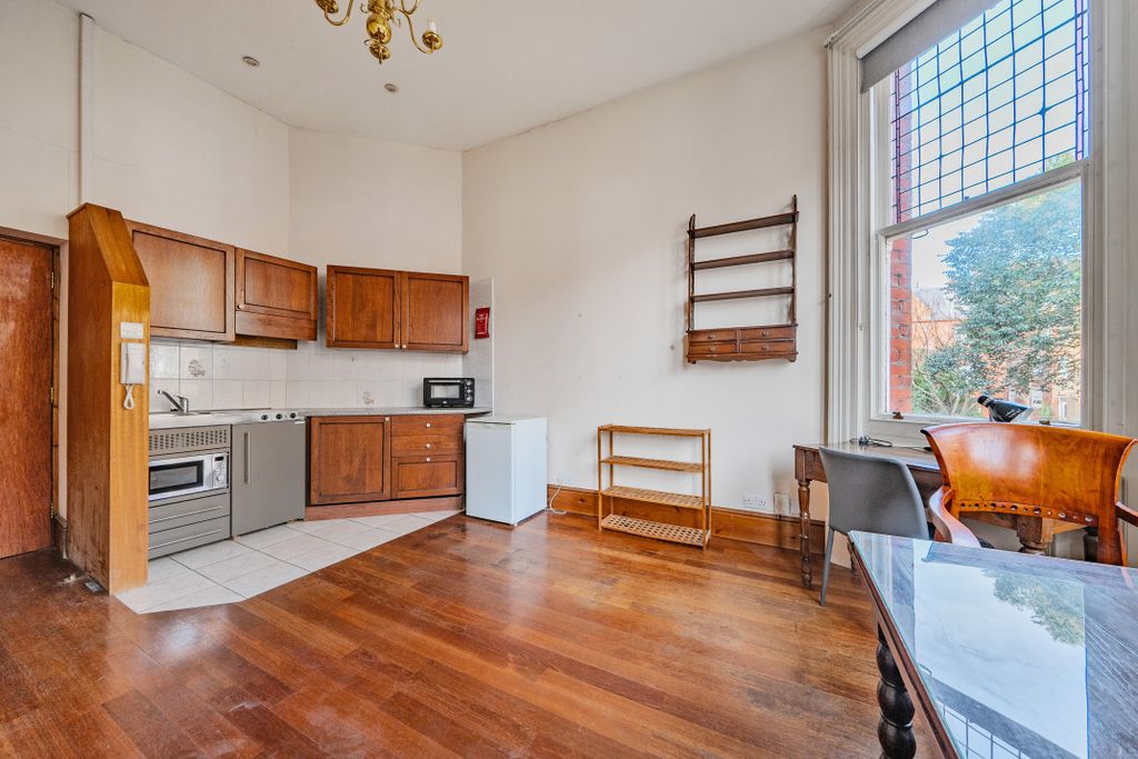 Property photo 2 of 6 Gallery