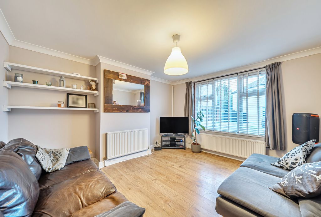 Property photo 2 of 16 1393378-11-694Ac8...