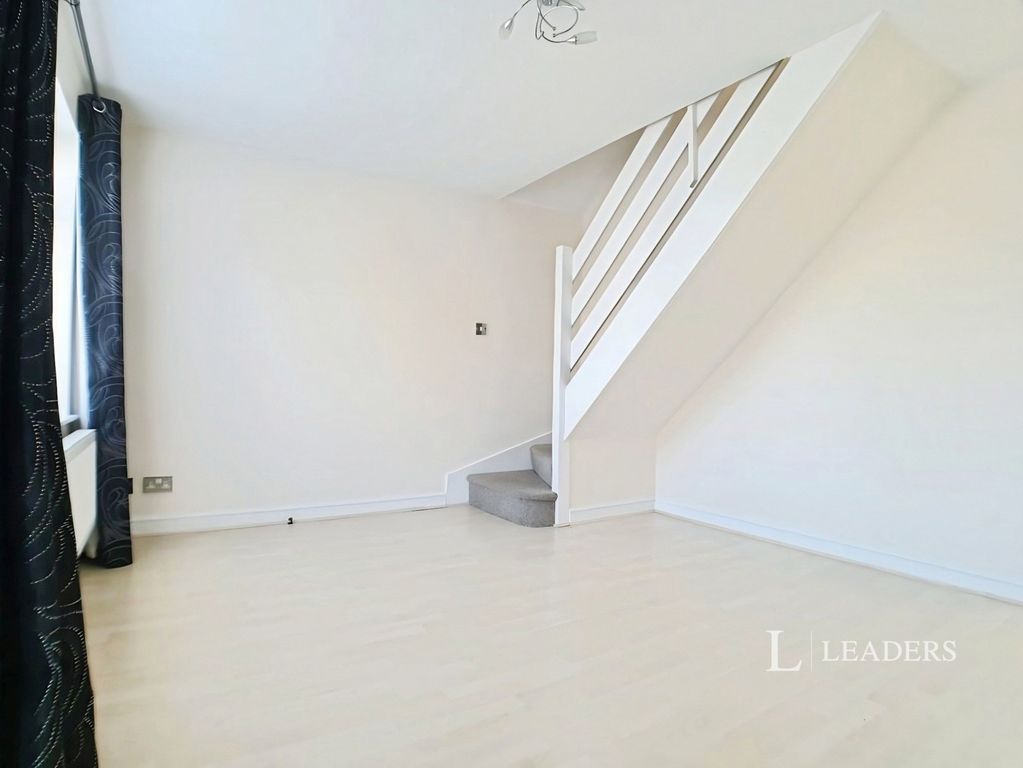 Property photo 2 of 7 Living Room
