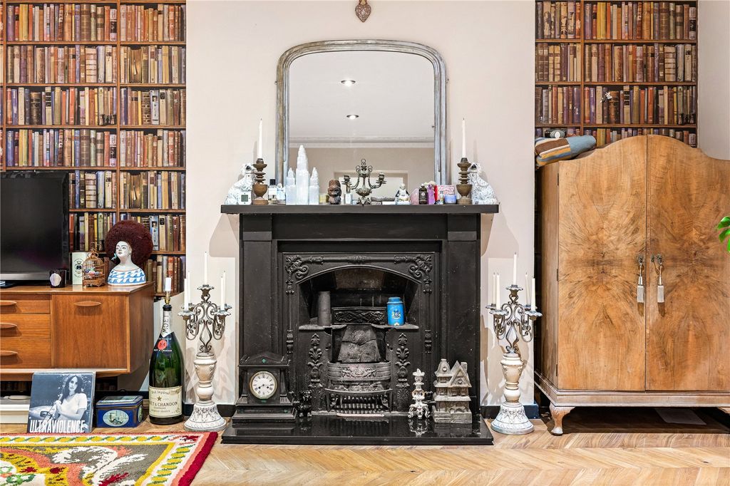 Property photo 2 of 16 Picture No. 14