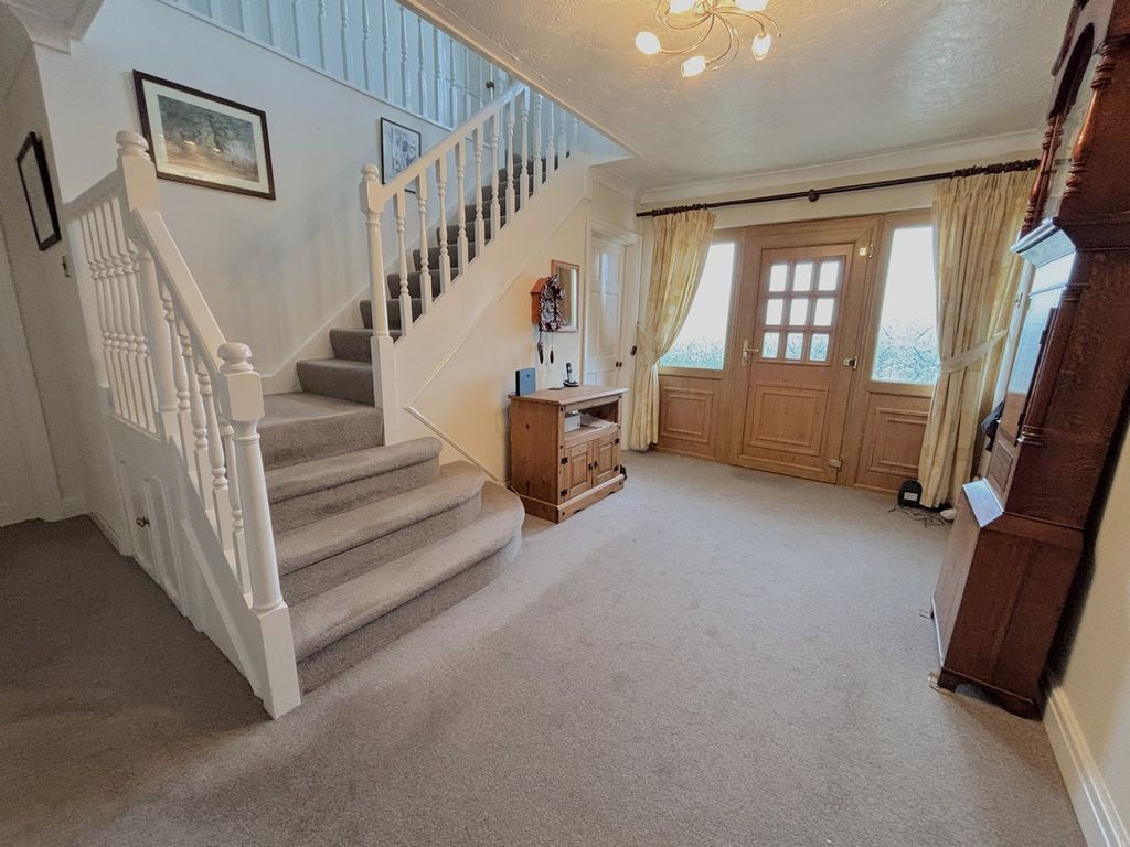 Property photo 2 of 25