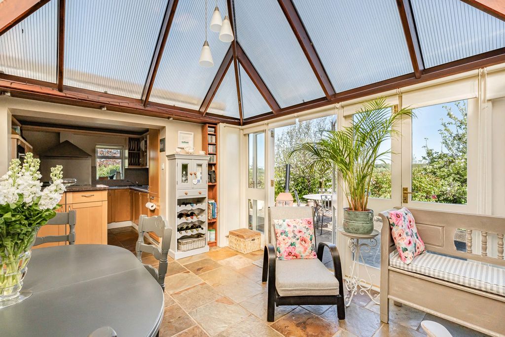 Property photo 3 of 39 Conservatory