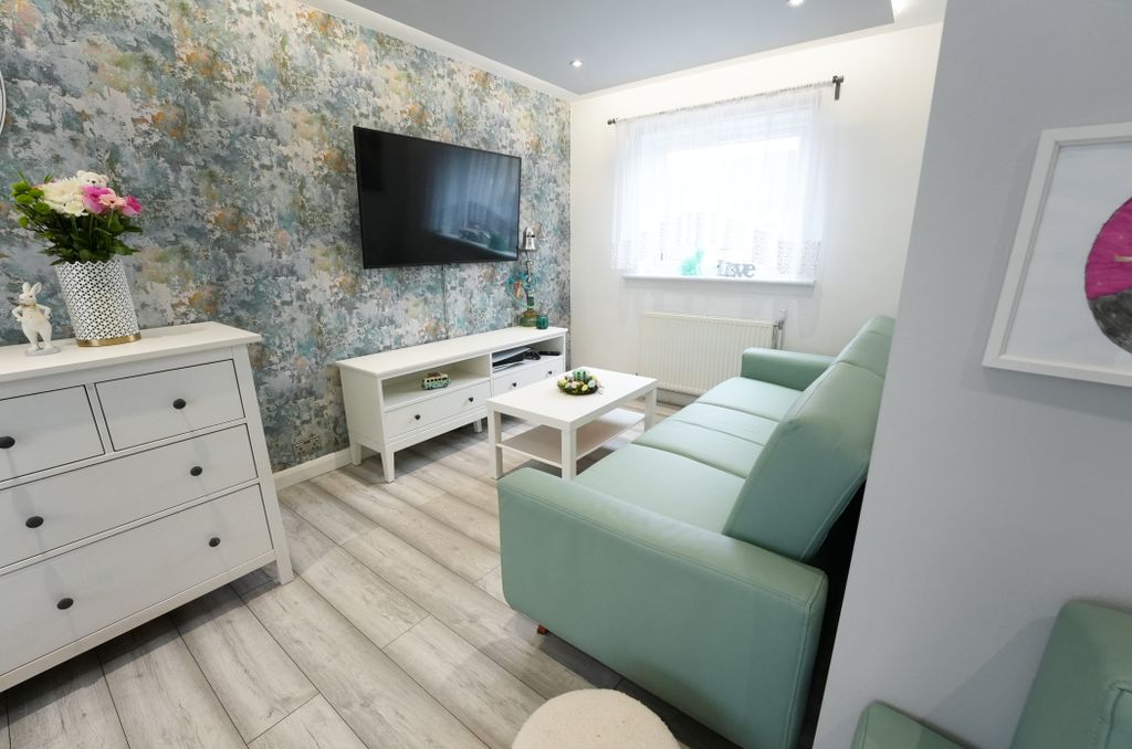 Property photo 3 of 27