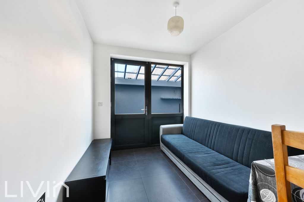 Property photo 2 of 7 2