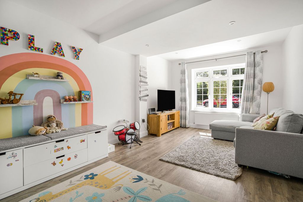 Property photo 3 of 24 Photo 12