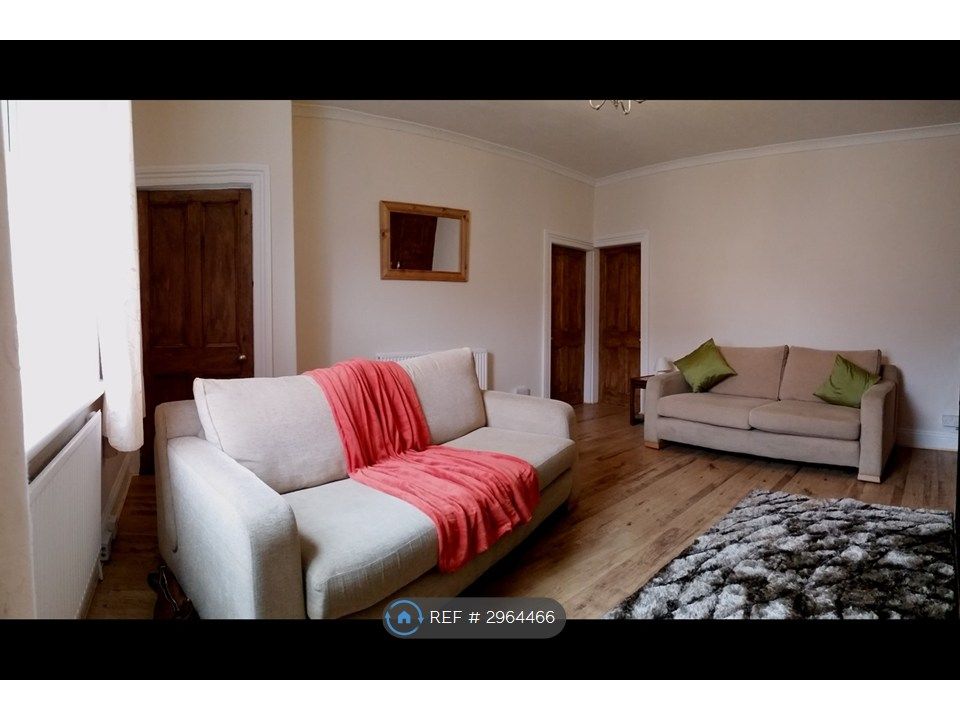 Property photo 2 of 8 Lounge