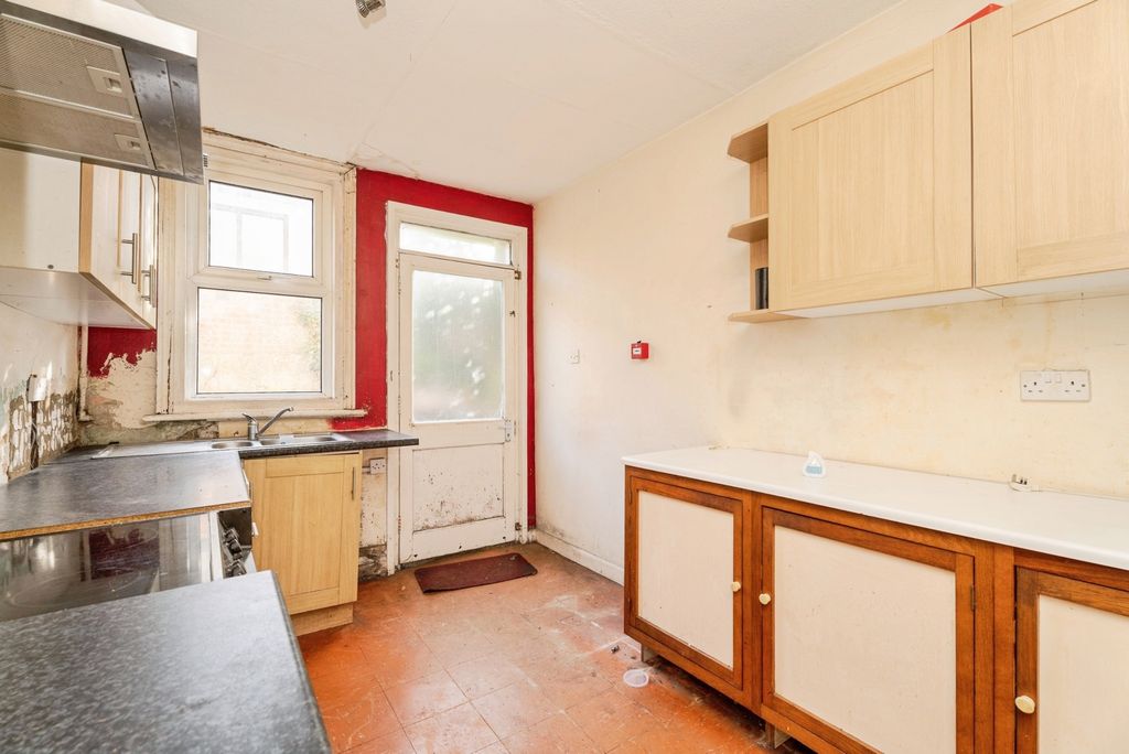 Property photo 3 of 20 Pbox-Img.Jpg