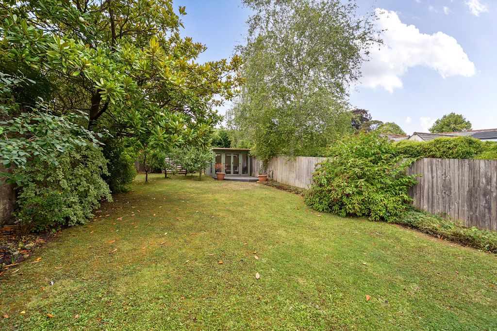 Property photo 3 of 20 Lawn