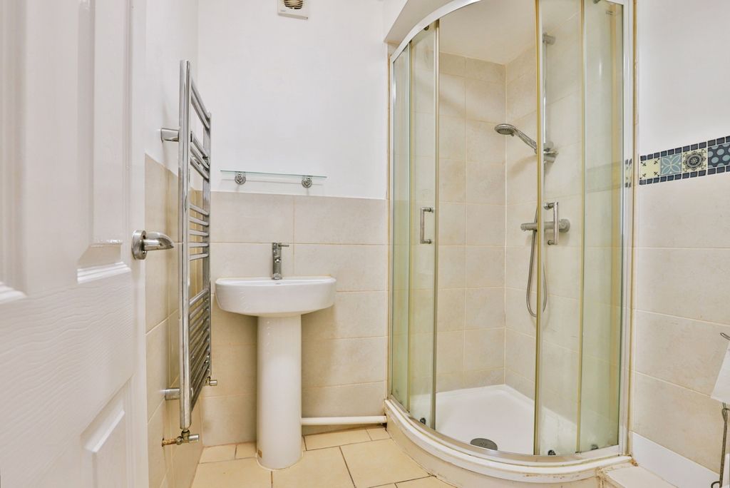 Property photo 3 of 18 Pbox-Img.Jpg