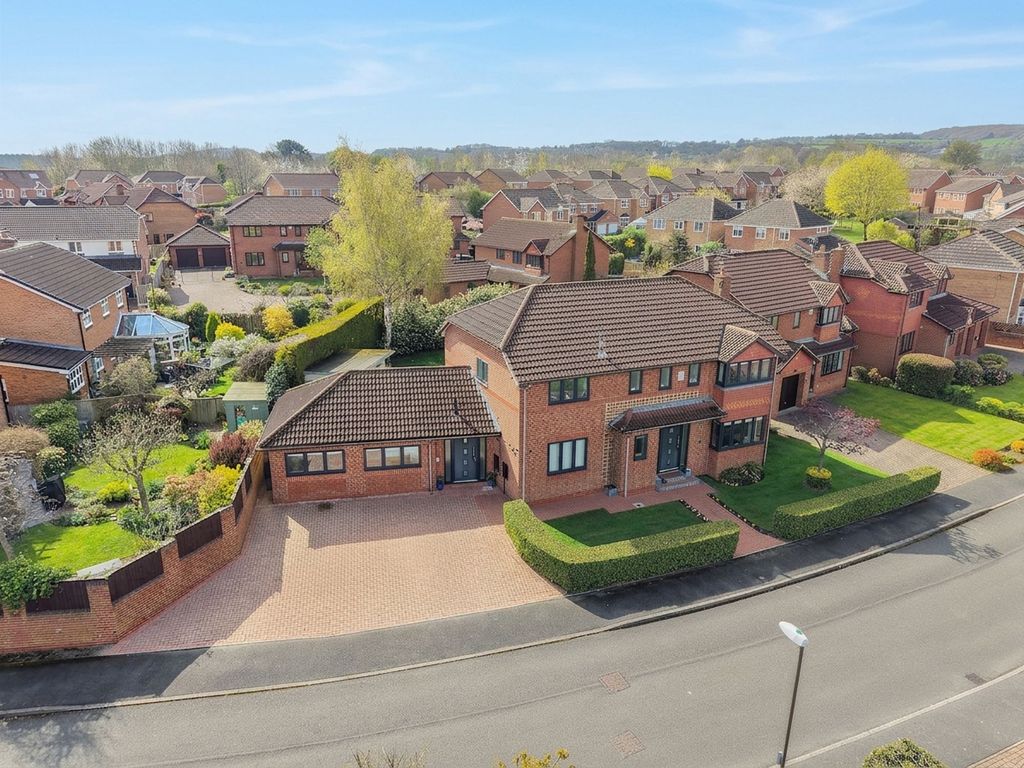 Property photo 1 of 53