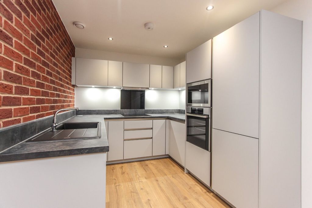 Property photo 3 of 9 Photo 03